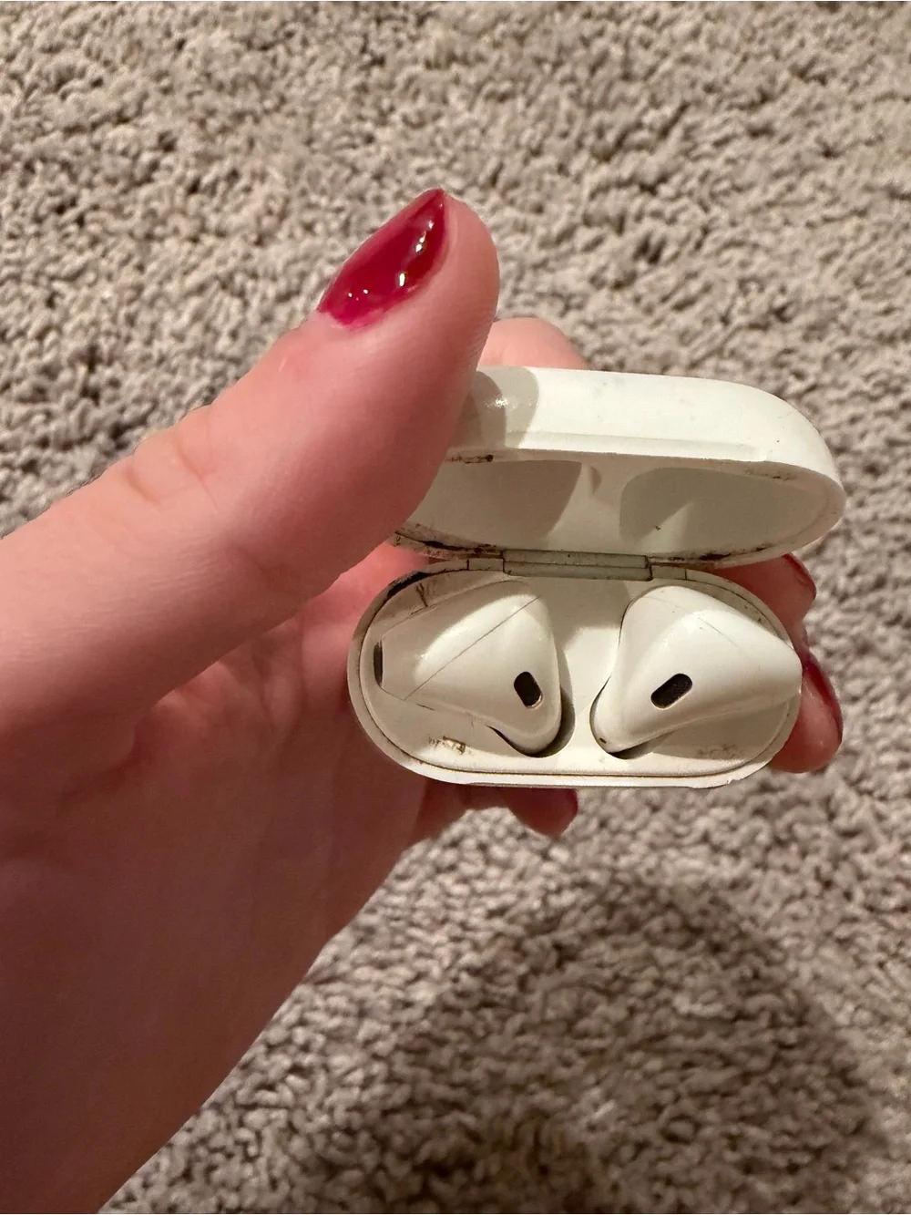 USED APPLE White Wireless Earbuds